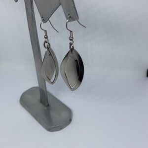 Qvc Milor Stainless steel modernist geometric dangle drop earrings long.